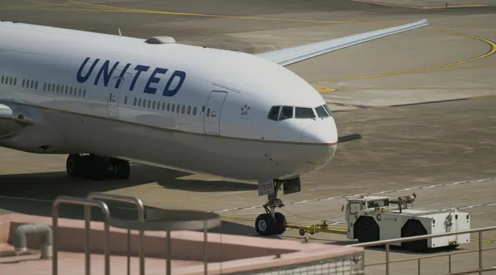 Appareil United Airlines sur le tarmac Billets d'avion United Airlines