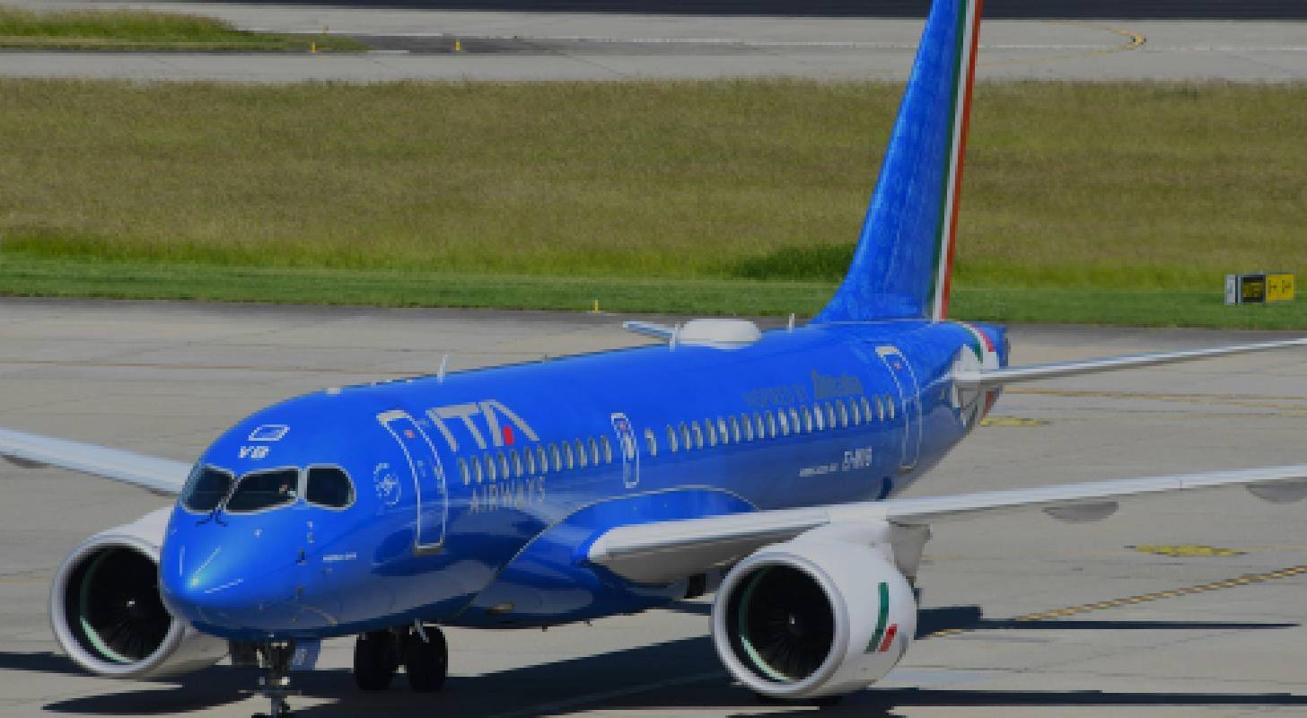 Atterrissage d'un appareil IAT Airways sur la piste 