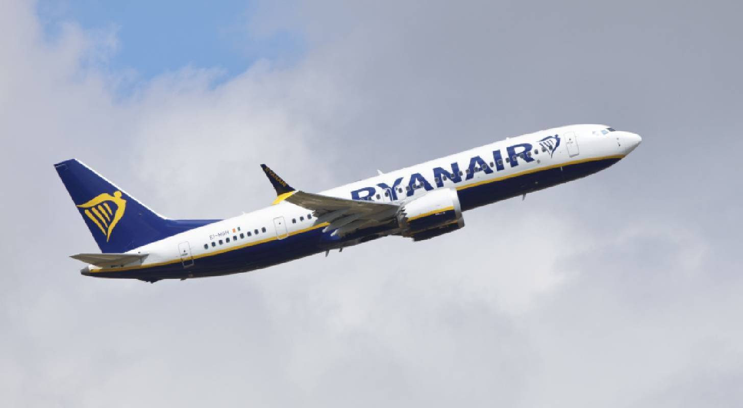 Avion Ryanair en vol