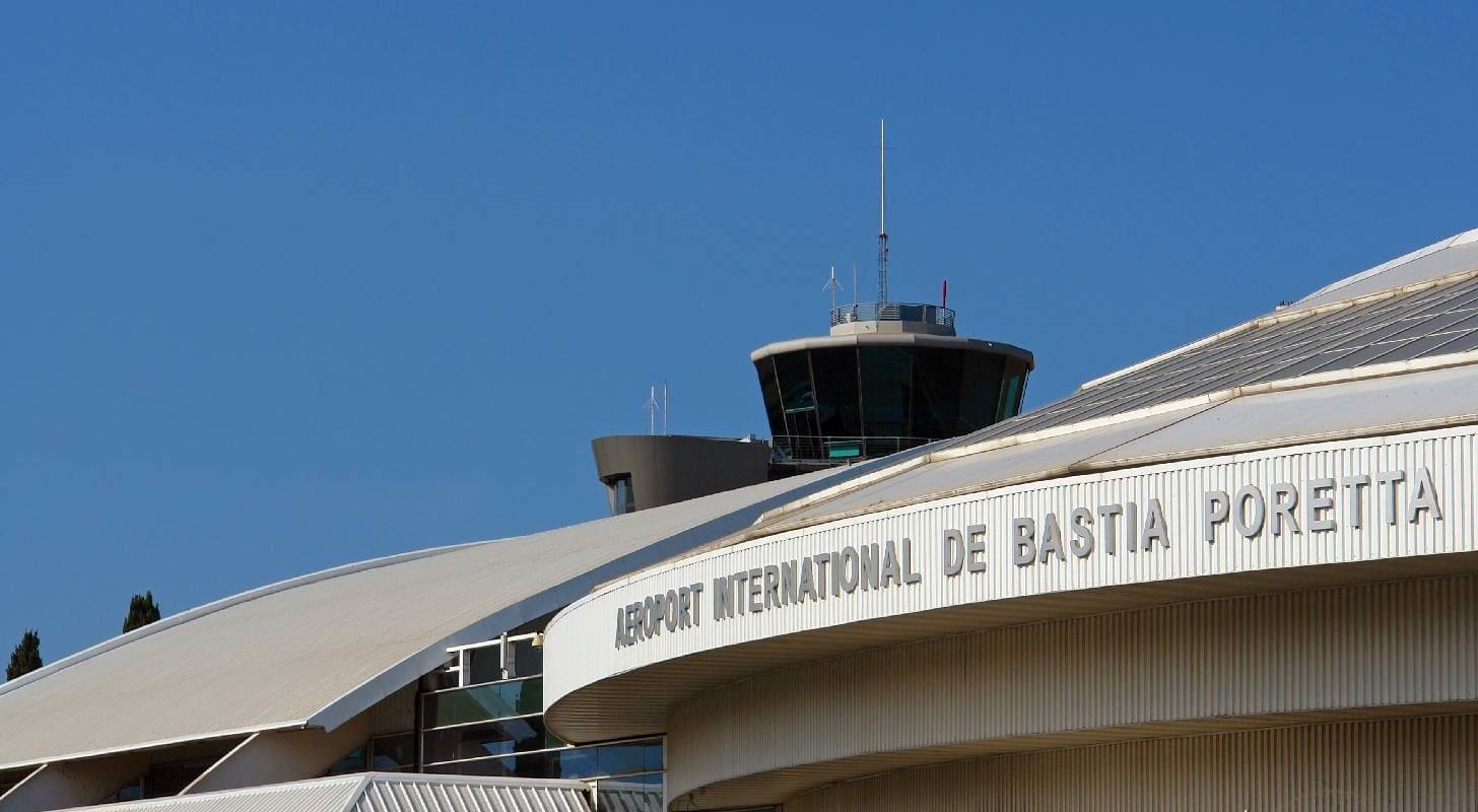 Façade de l'aéroport de Bastia en Corse