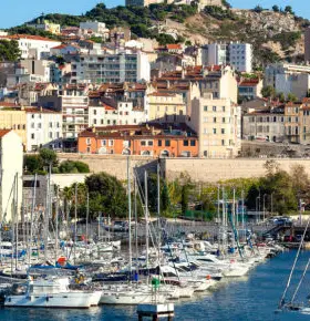 Réserver un vol pas cher Bastia Marseille et découvrez le vieux port de Marseille