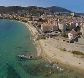 Réserver un vol Caen Ajaccio pas cher avec Volotea et partez en vacances en Corse