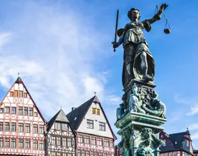 Réserver un vol pas cher Bâle-Mulhouse Francfort et partez en vacances à Francfort