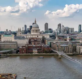 Réserver un vol pas cher La Rochelle Londres et partez en vacances à Londres