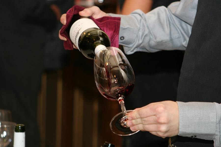 Déguster du vin en Chalon-en-Champagne
