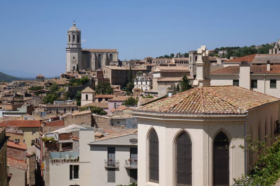 Réserver un vol pour Gérone et baladez vous dans le centre historique
