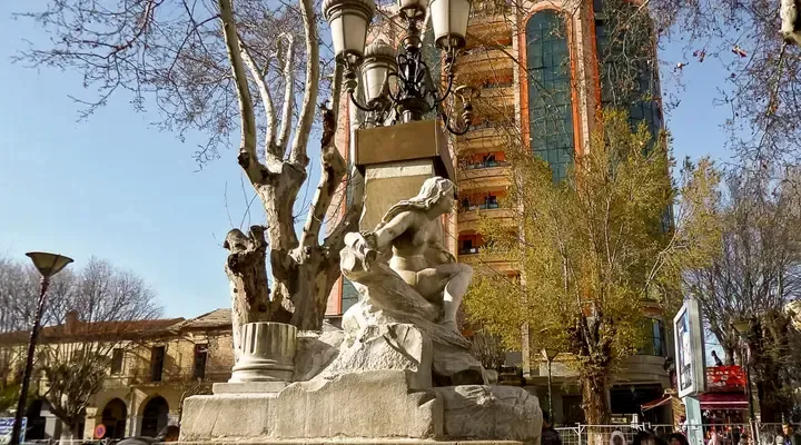 La Fontaine d'Ain El Fouara à Sétif Réserver un vol pour Sétif et admirez la Fontaine d'Ain El Fouara