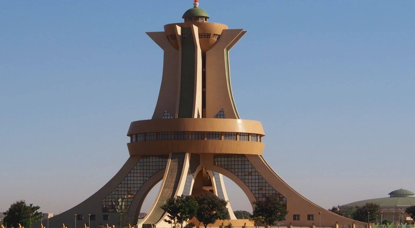 Vol pas cher pour Ouagadougou, découverte du Monument des martyrs