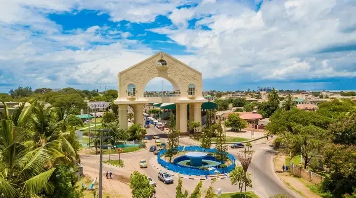 Arc de Triomphe à Banjul Billet d’avion pour Banjul en gambie