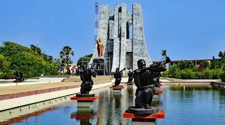 Le Parc Mémorial Kwame Nkrumah Voyage à Accra pour visiter le Parc Mémorial Kwame Nkrumah, symbole de l’histoire du Ghana
