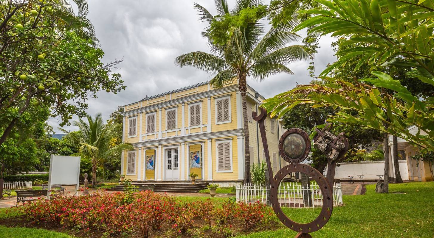 Vol pas cher pour La Réunion, visite de l’Artothèque de Saint-Denis