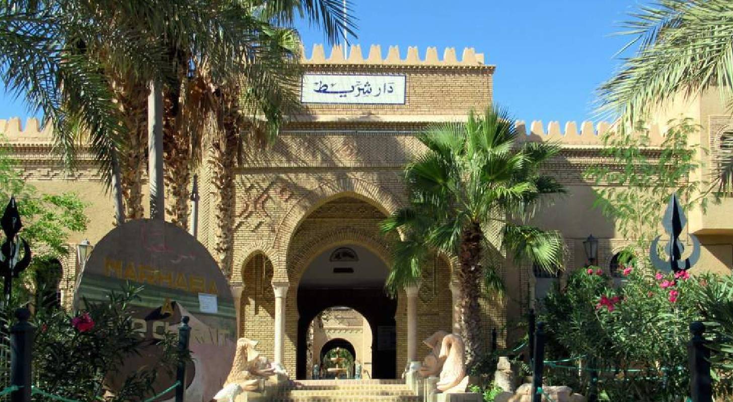 Billets d'avion pas chers pour la Tunisie, visitez le Musée Dar Cheraït de Tozeur