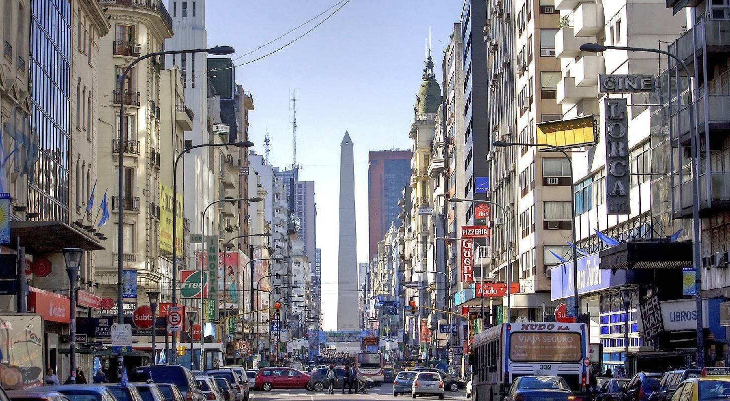 Achetez un vol direct pour l'Argentine et admirez l'obélisque de Buenos Aires