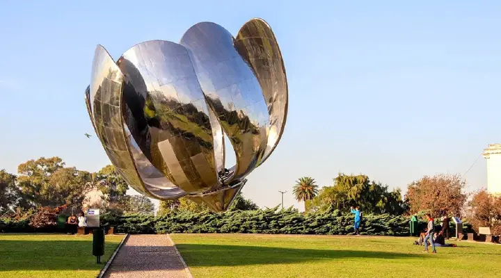 Le Floralis Générique de Buenos Aires Réservez un vol pas cher pour Buenos Aires et partez en vacances en Argentine