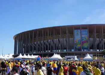Réserver un vol pour Brasilia et assistez à un match de foot au stade 
