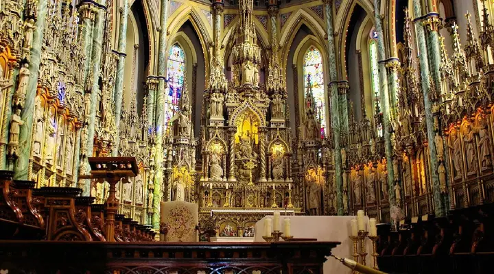L'intérieur d'une église à Ottawa Réservez un vol pas cher pour Ottawa