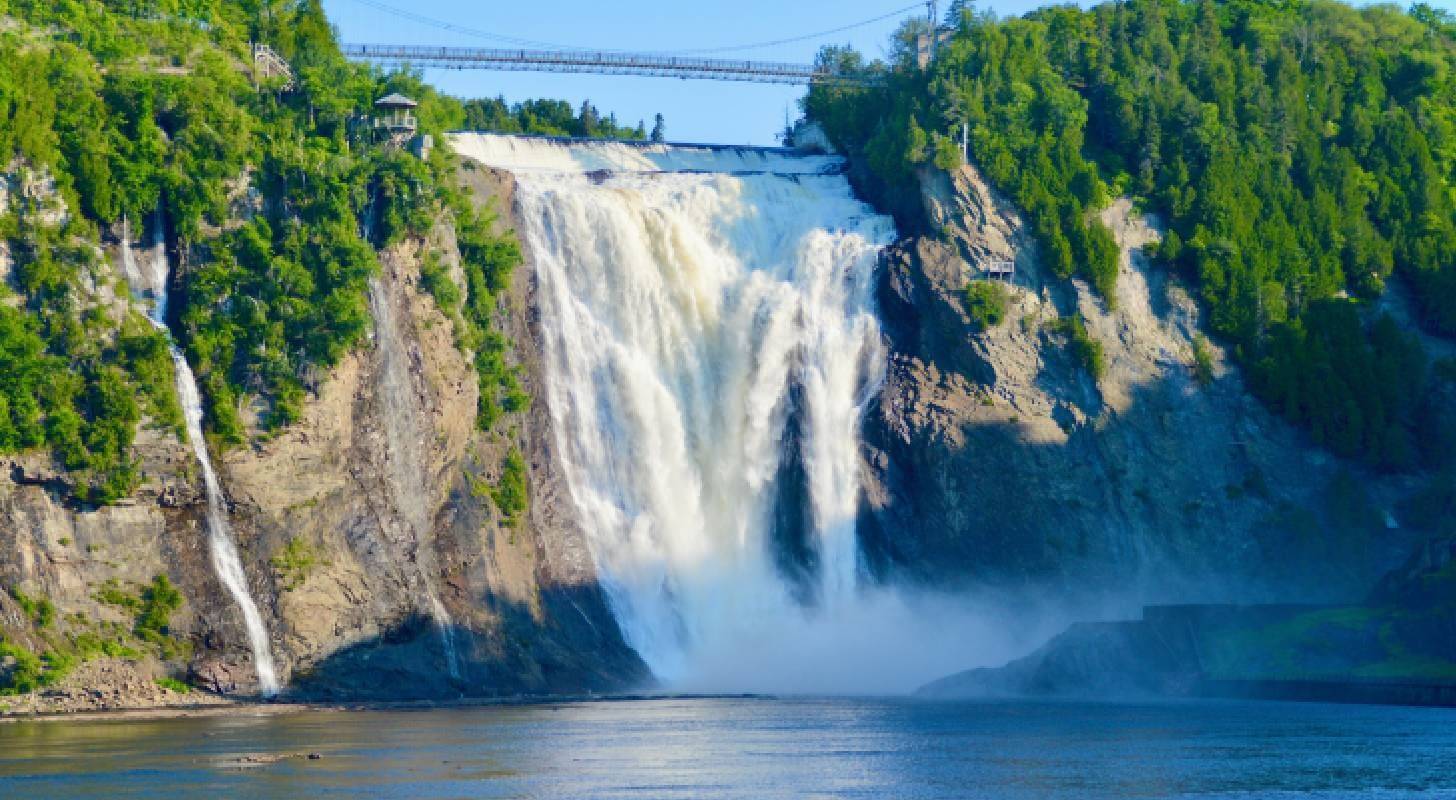 Trouvez un vol direct pour le Quebec et admirez les chutes de Montmorency 