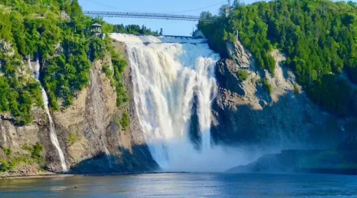 Trouvez un vol direct pour le Quebec et admirez les chutes de Montmorency Trouvez un vol direct pour le Quebec et admirez les chutes de Montmorency