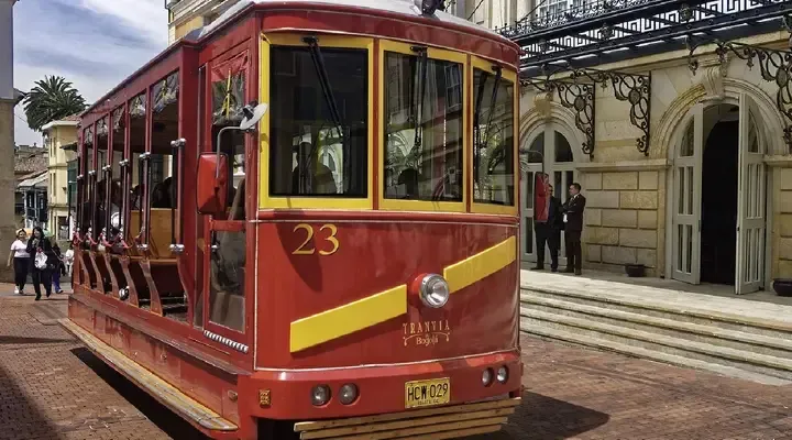Le Tramway de Bogota Réservez un vol pas cher pour Bogota et passez des vacances inoubliables en Colombie