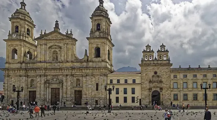 La Cathédrale de l'Immaculée Conception de Bogota Prenez un billet d'avion au meilleur prix pour Bogota et visitez la Cathédrale de l'Immaculée Conception