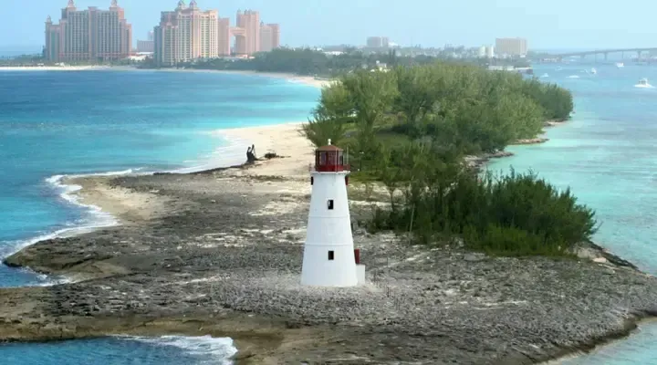 Le phare de Nassau aux Bahamas Trouvez un billet d'avion au meilleur prix pour les Bahamas et allez admirer le phare de Nassau