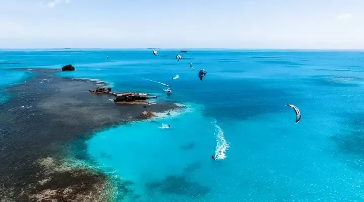 Kitesurf à San Salvador aux Bahamas Réservez un vol pour les Bahamas et profitez des plages de San Salvador