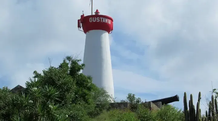 Le Phare de Gustavia Vol direct pour Gustavia