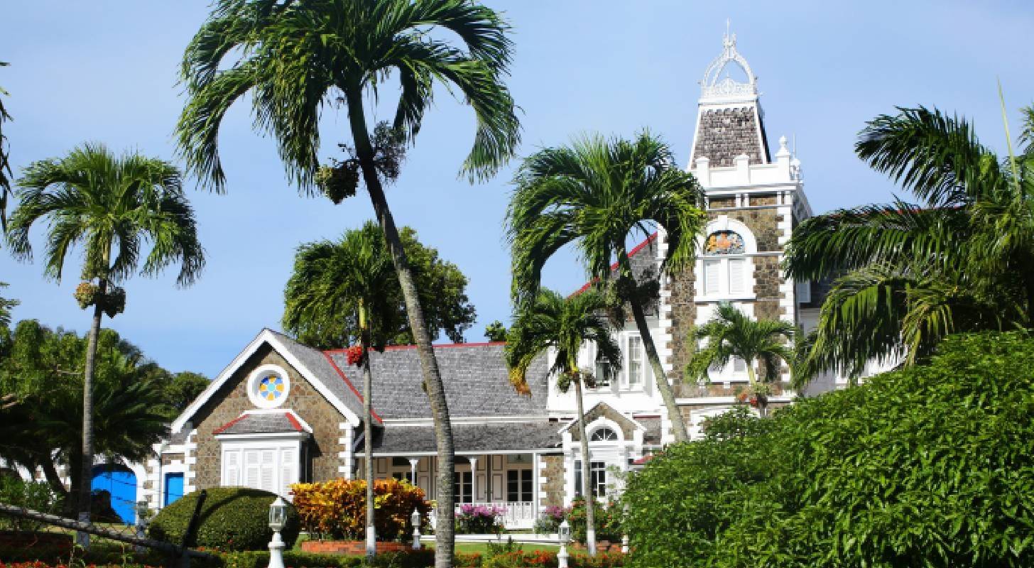 Réservez un vol pour Castrie au meilleur prix et baladez-vous sur la colline de la chance ou Morne Fortune