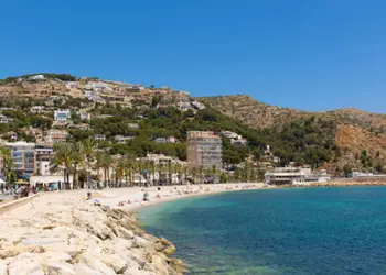 Vol pas cher pour Port d’Espagne, plage à proximité de la ville