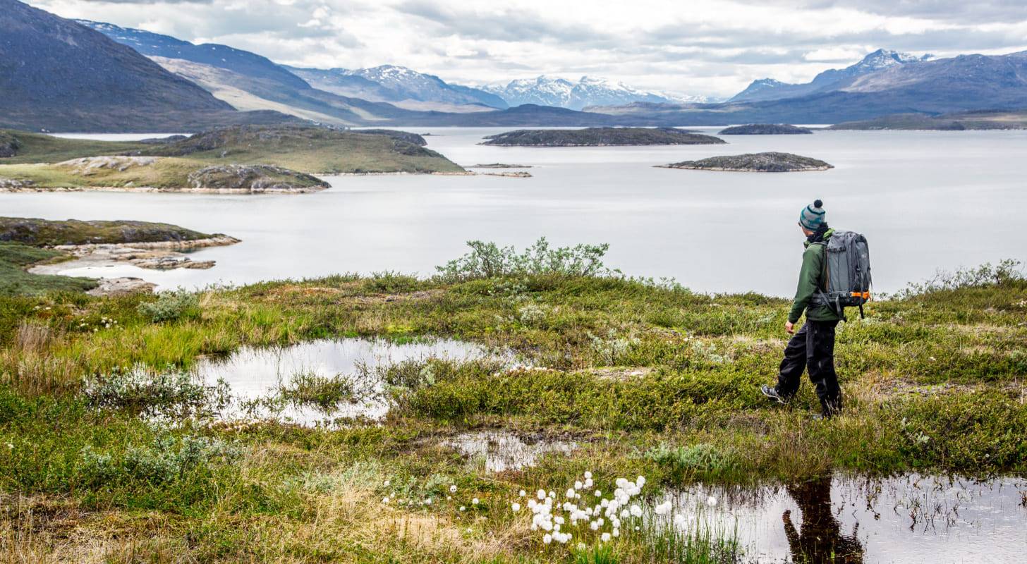 Réserver un vol Paris Nuuk pas cher et partez en randonné des paysages de nature brute à couper le souffle