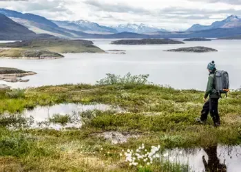 Réserver un vol Paris Nuuk pas cher et partez en randonné des paysages de nature brute à couper le souffle