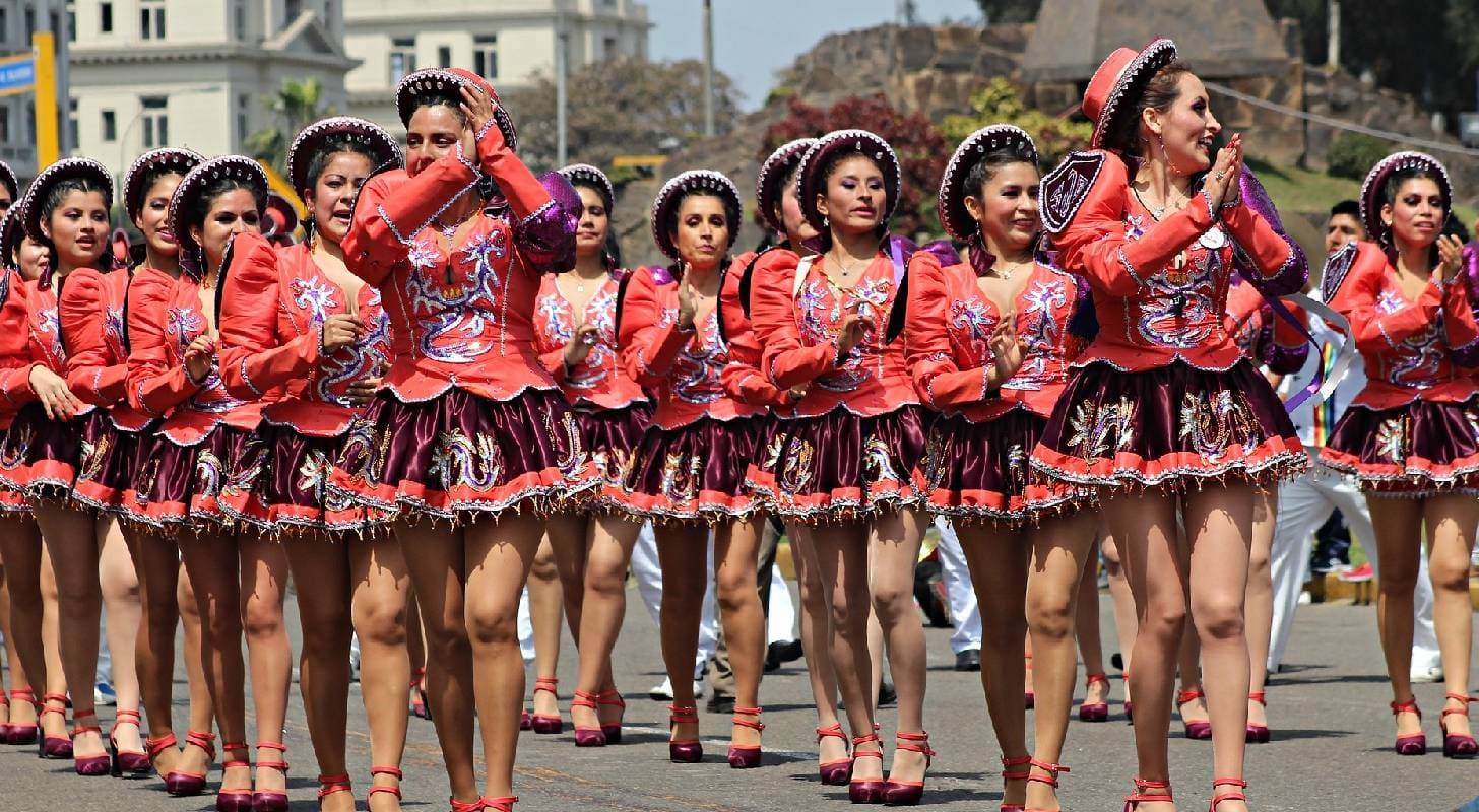 Vol pas cher pour Lima, immersion dans le carnaval haut en couleur