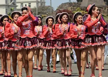 Vol pas cher pour Lima, immersion dans le carnaval haut en couleur