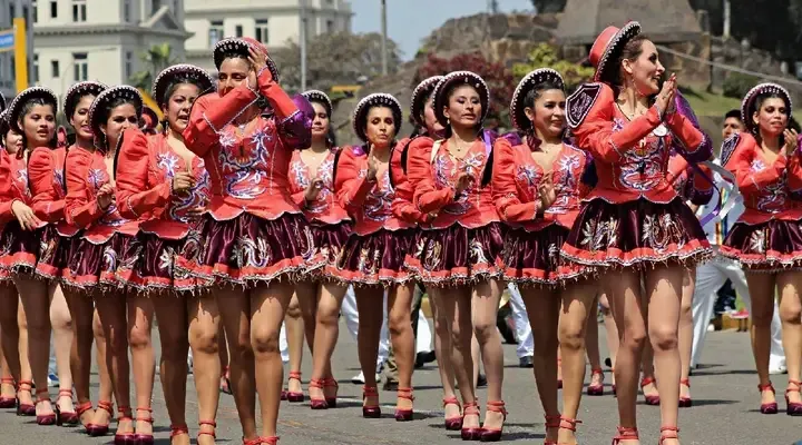 Le carnaval de Lima Vol pas cher pour Lima, immersion dans le carnaval haut en couleur