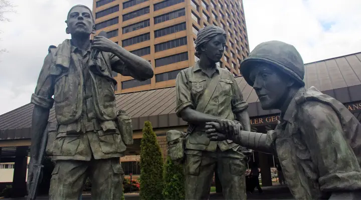 Trouvez un vol pas cher pour Atlanta et allez admirer la Statue Vietnam War Memorial Trouvez un vol pas cher pour Atlanta et allez admirer la Statue Vietnam War Memorial