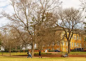 Vue d'un parc à Charlotte en Caroline du Nord