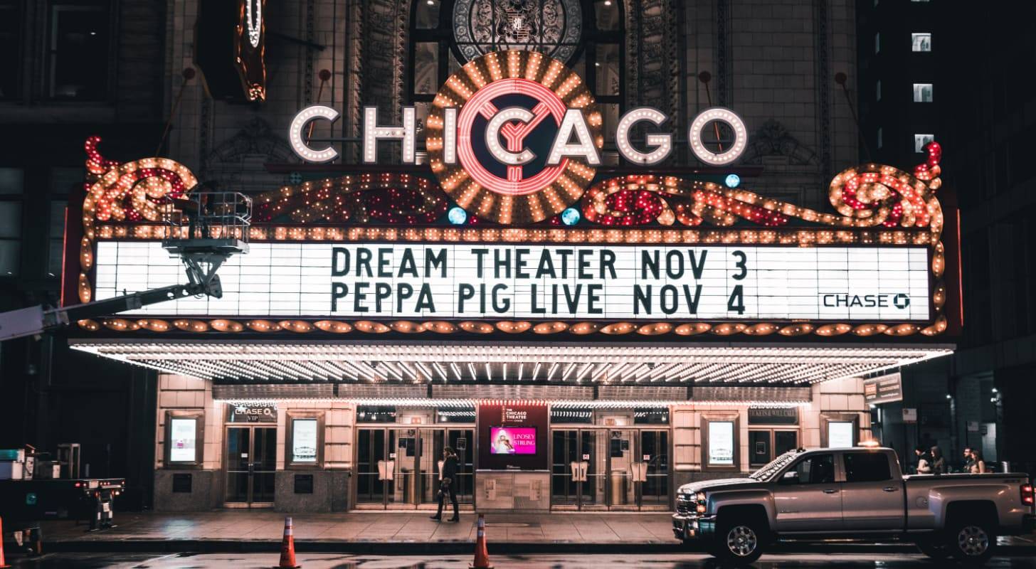 Achetez un billet d'avion pas cher pour Chicago et visitez le Théâtre de Chicago