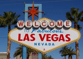 Réservez un vol direct pour Las Vegas et admirez le célébre panneau "Welcome to Fabulous Las Vegas"