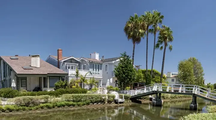 Le quartier de Venice à LA Réservez un vol direct pour Los Angeles et visitez le quartier de Venice
