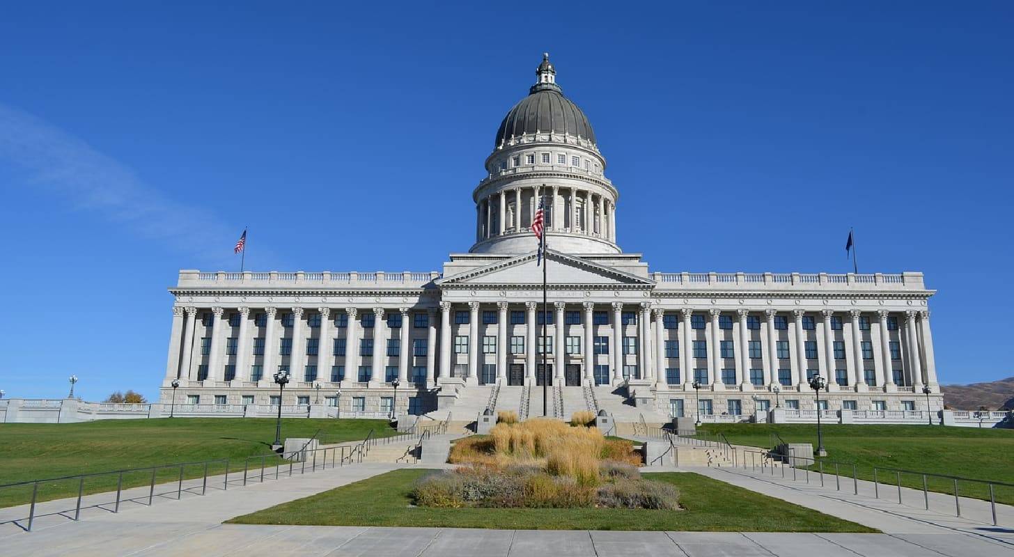Trouvez un vol pas cher pour Salt Lake City et découvrez l'Hôtel de ville 