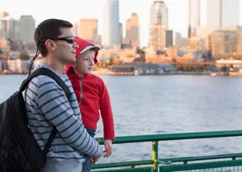 Trouvez un vol pas cher pour Seattle et admirez la Skyline de Seattle