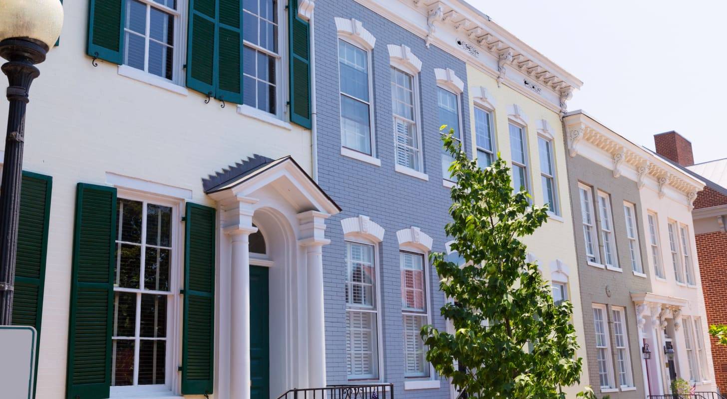 Réservez un vol direct pour Washington DC et baladez-vous dans le quartier historique de Georgetown