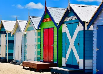 Vol pas cher pour Melbourne, découvrez les cabines colorées de Brighton Beach