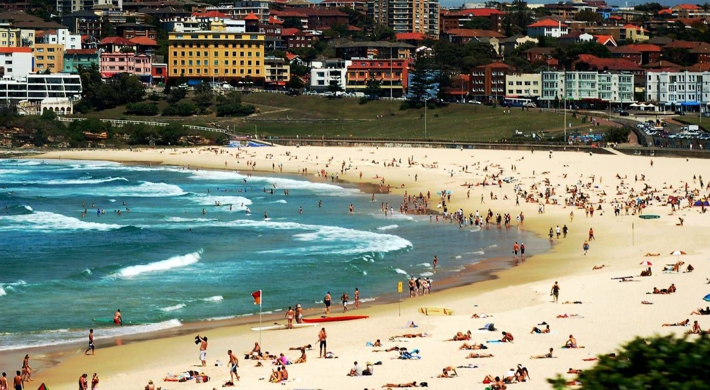 Vol pas cher pour l’Australie, détente à la plage de Bondi près de Sydney