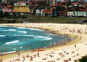 Vol pas cher pour l’Australie, détente à la plage de Bondi près de Sydney