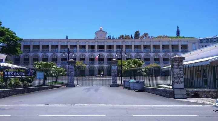 La caserne Gally-Passebosc de Nouméa Vol pas cher pour Nouméa, visite de la caserne Gally-Passebosc