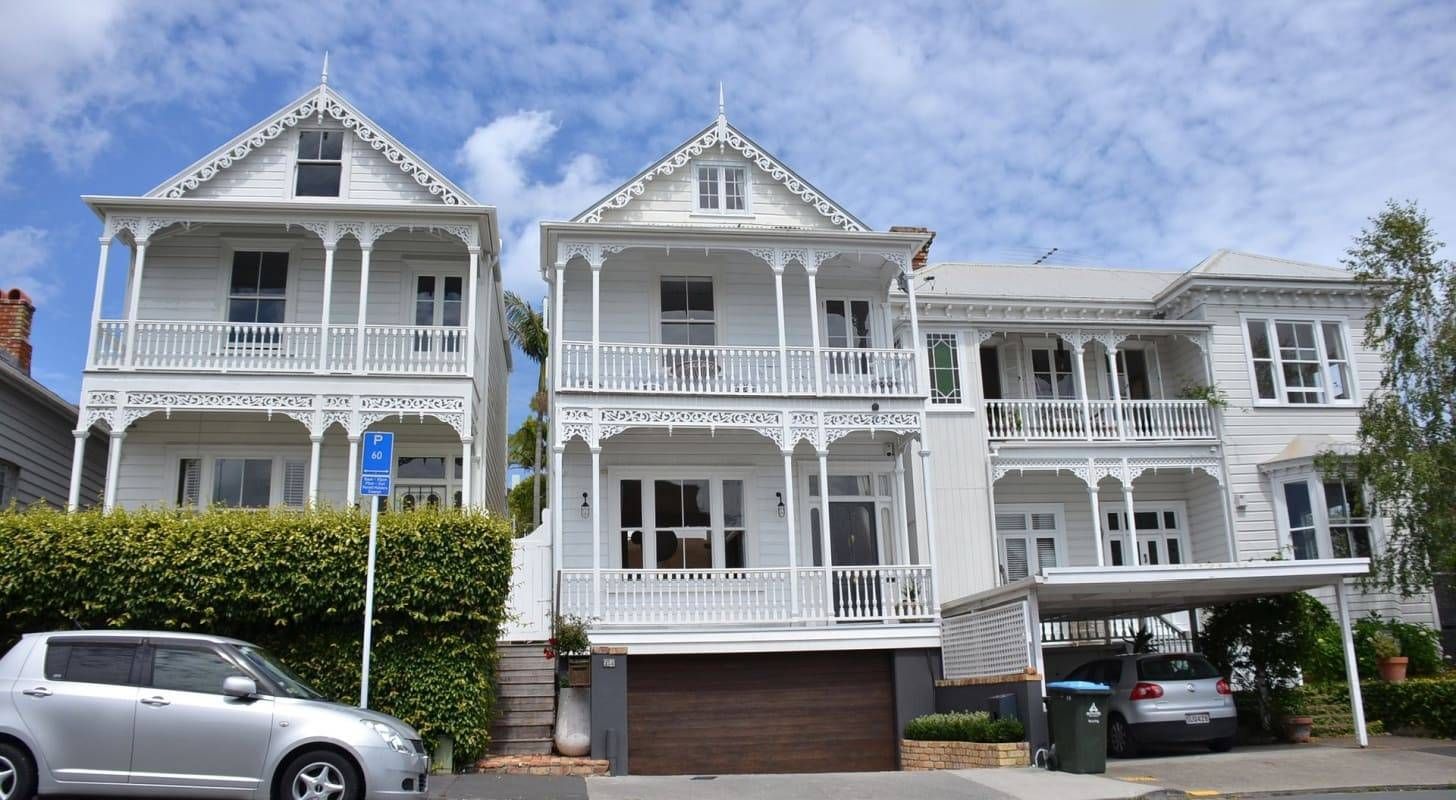 Billet d’avion pour Auckland, balade parmi les maisons victoriennes