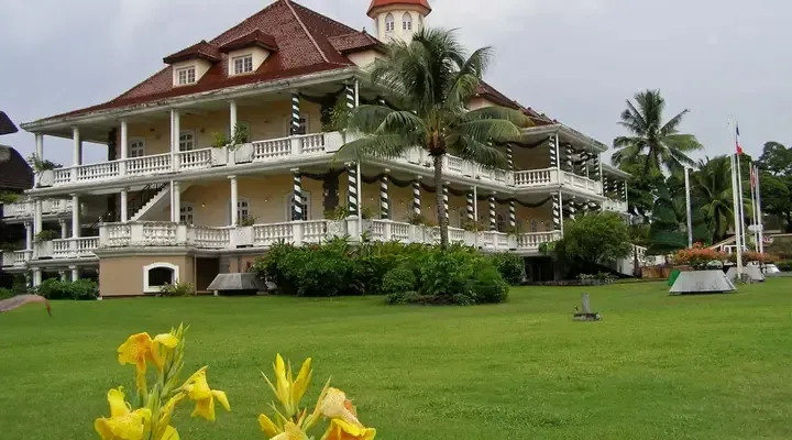 L'Hôtel de ville de Papeete Voyage à Papeete, visite de l'Hôtel de ville de la capitale polynésienne