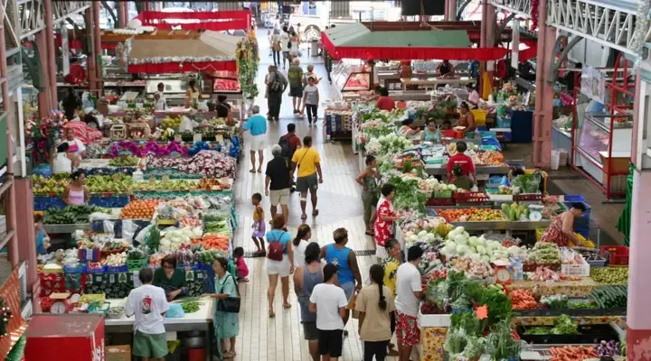 Le Marché central de Papeete Billet d’avion pour Papeete, immersion au marché central traditionnel