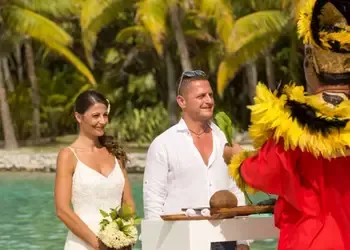Voyage à Bora Bora, mariage romantique sur la plage